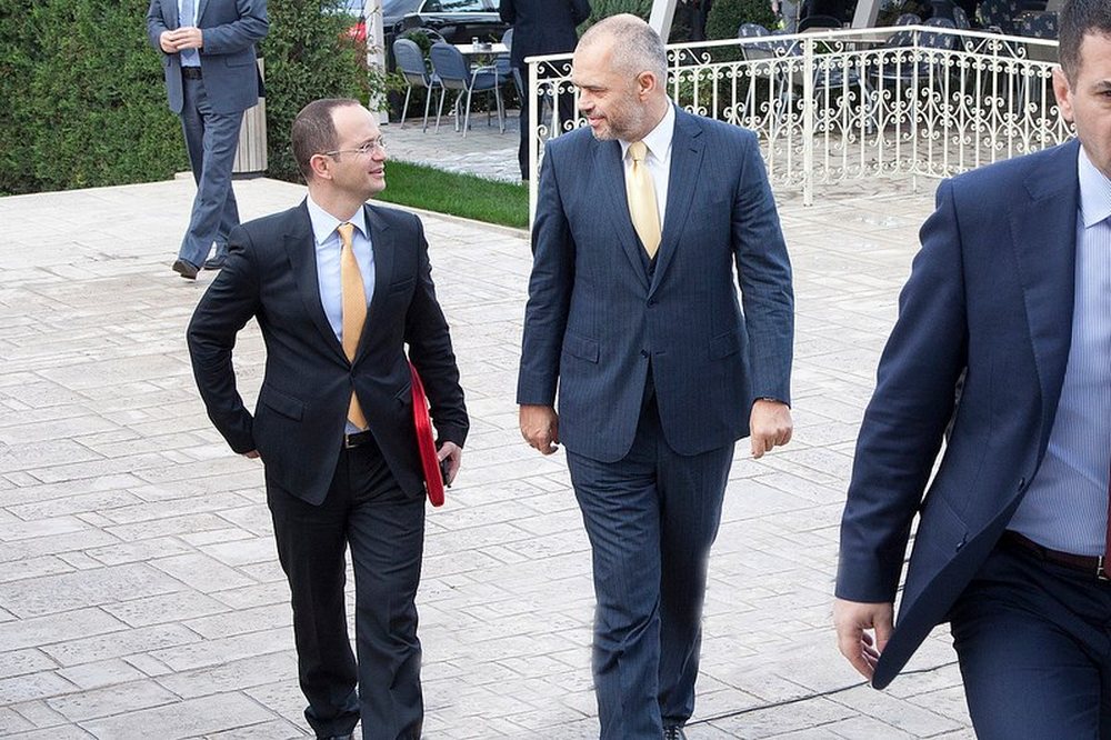 Deutche Welle: Diplomacia n&euml; Shqip&euml;ri n&euml; ng&euml;r&ccedil;