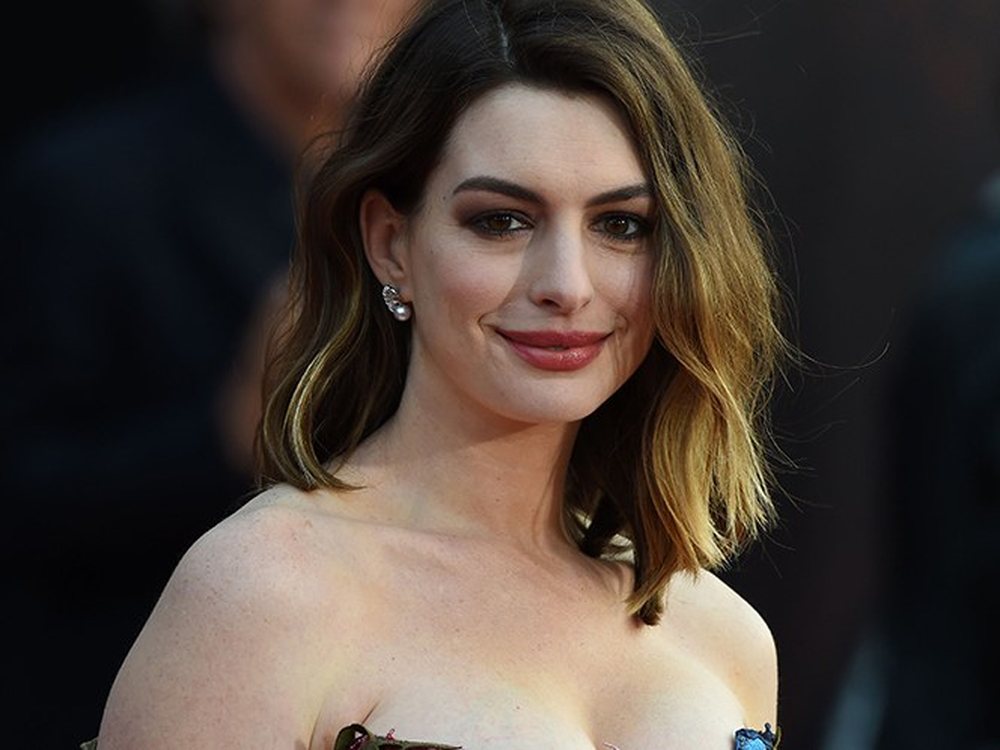 Anne Hathaway heq dor&euml; nga alkoli
