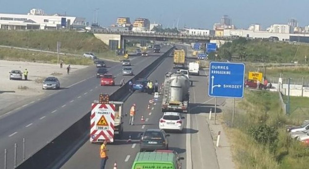 Sot s&euml;rish punime n&euml; Tiran&euml;-Durr&euml;s, si devijohet trafiku