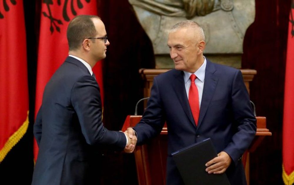 Ministri i Jasht&euml;m/ Pse po futet n&euml; loj&euml; Ilir Meta