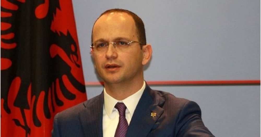 Bushati: Kryeministri vendosi t&euml; ndryshoj&euml; drejtimin politik t&euml;