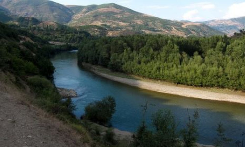 50-vje&ccedil;ari nga Lezha gjendet i mbytur n&euml; lumin Drin