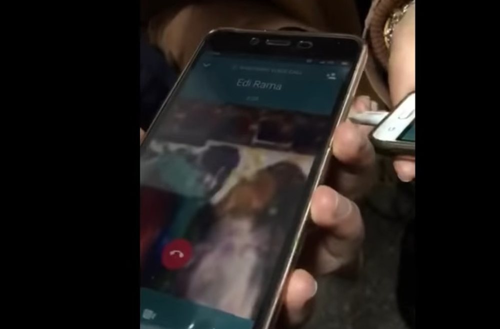 Del VIDEO/ Student&euml;t marrin Ram&euml;n n&euml; telefon: Protesta juaj,