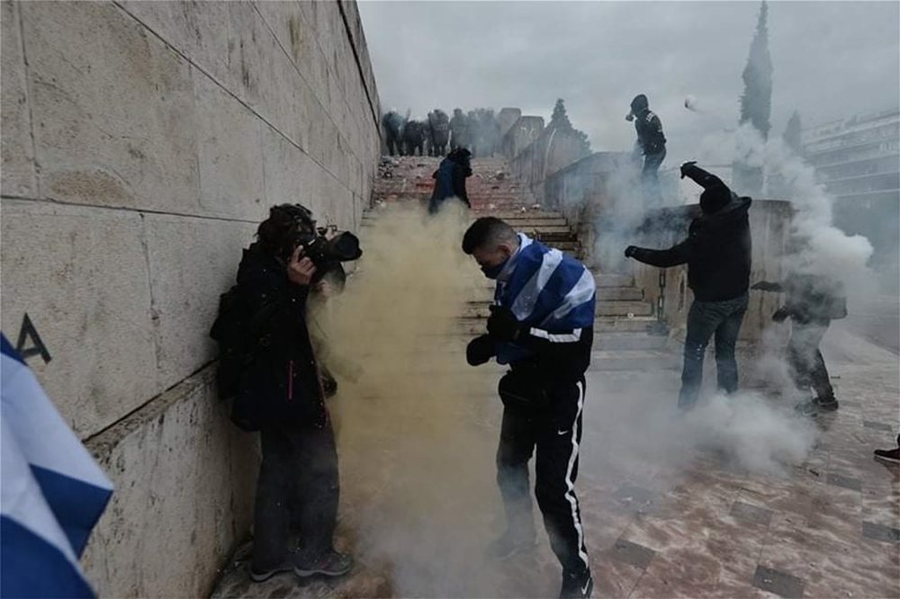 Protestat n&euml; Athin&euml;/ Plagosen 44 persona, 25 prej tyre polic&euml;