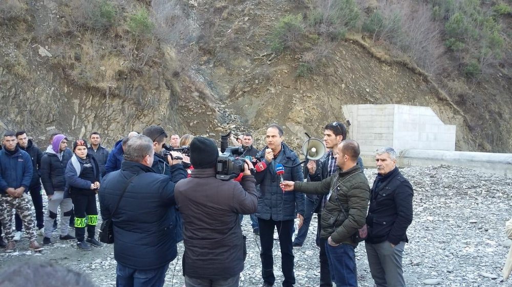 PD n&euml; protest&euml; kund&euml;r HEC-it n&euml; Holt&euml;, qytetar&euml;t