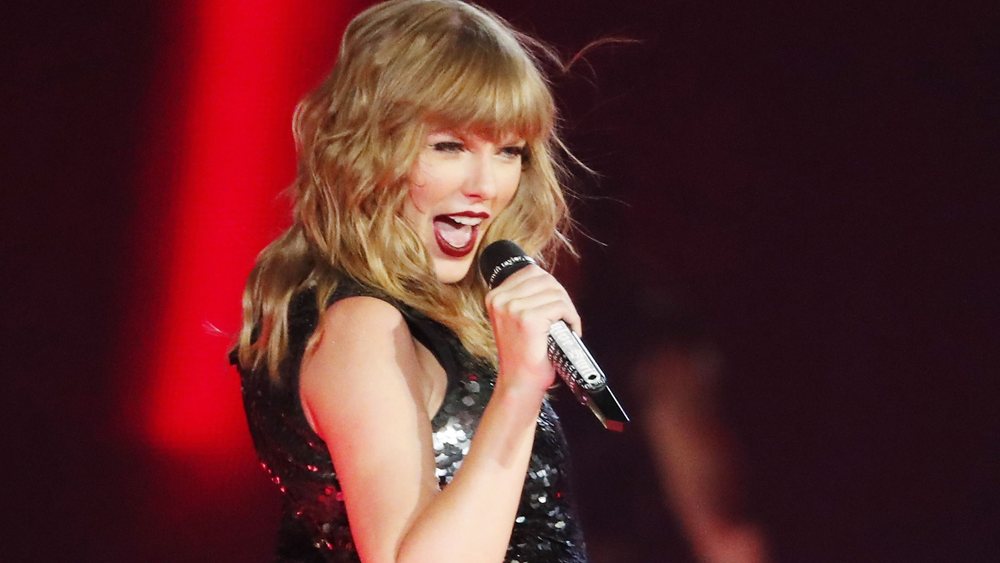 Taylor Swift, nj&euml; tjet&euml;r k&euml;ng&euml;tare q&euml; braktis Grammy-n