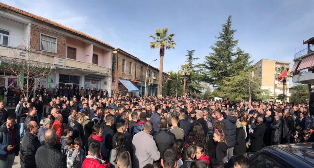 Basha n&euml; Ballsh: Rrug&euml;t politike kan&euml; mbaruar. Tani