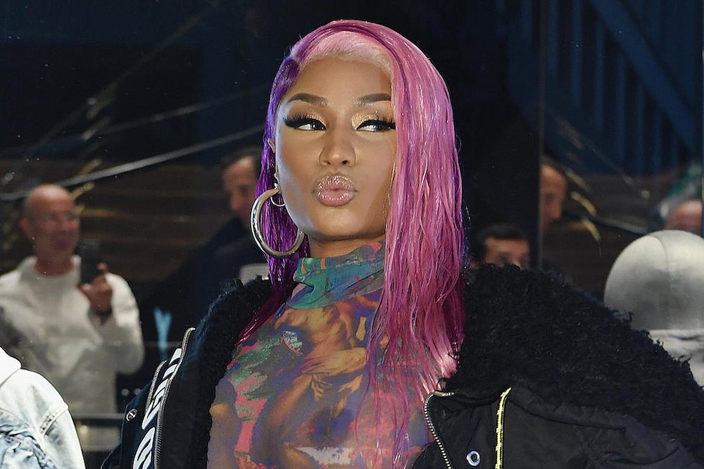 Nicki Minaj publikon diss-in ndaj Drake (VIDEO)