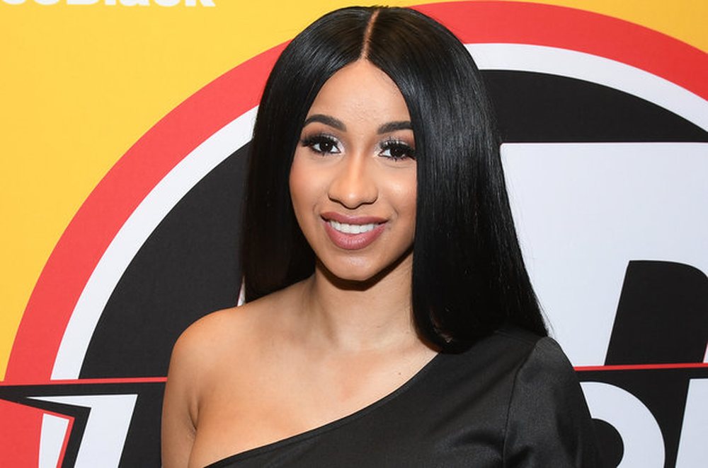 Cardi B n&euml; koh&euml;n kur ishte striptiste drogonte meshkuj dhe...
