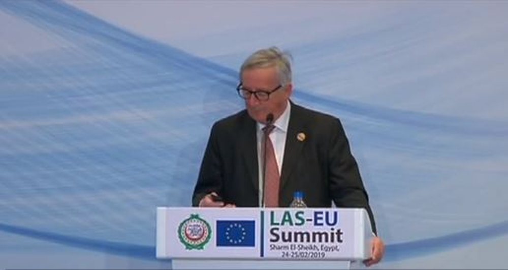 (VIDEO) Juncker nd&euml;rpret konferenc&euml;n p&euml;r t&euml; folur n&euml;