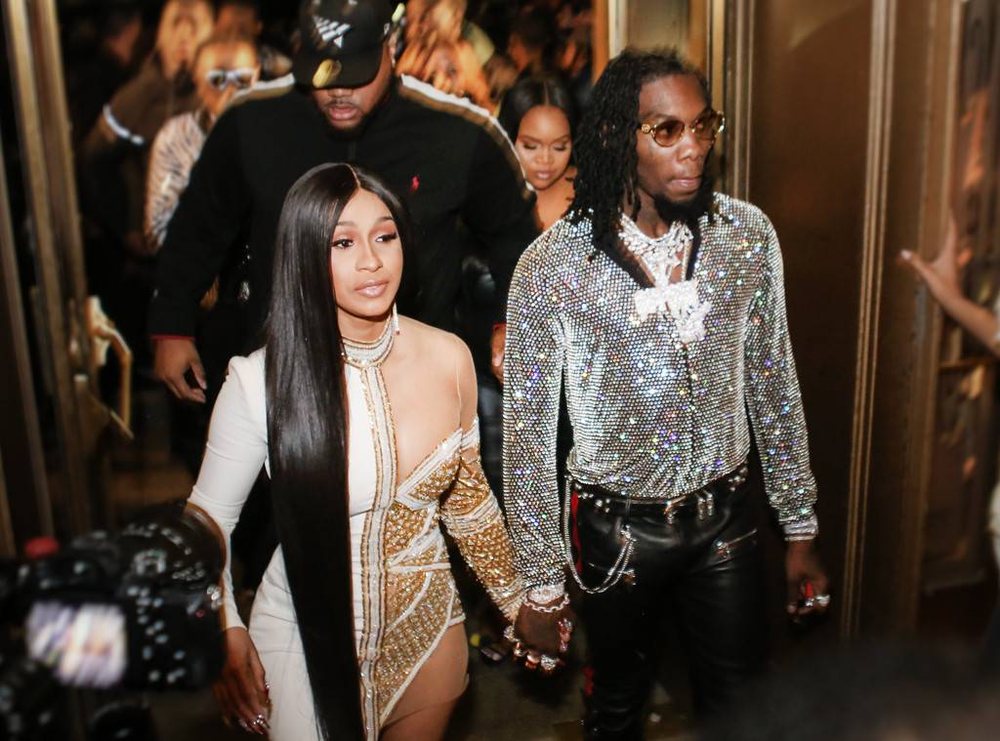 Cardi B tregon si &euml;sht&euml; marr&euml;dh&euml;nia me Offset pas rikthimit