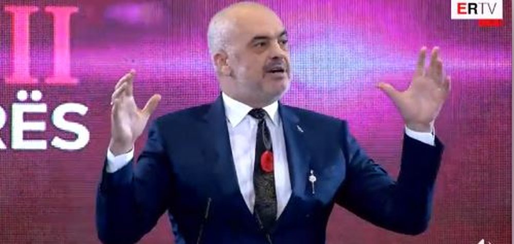 Samiti i diaspor&euml;s/ Rama n&euml;n streh&euml;n e liderit nacional