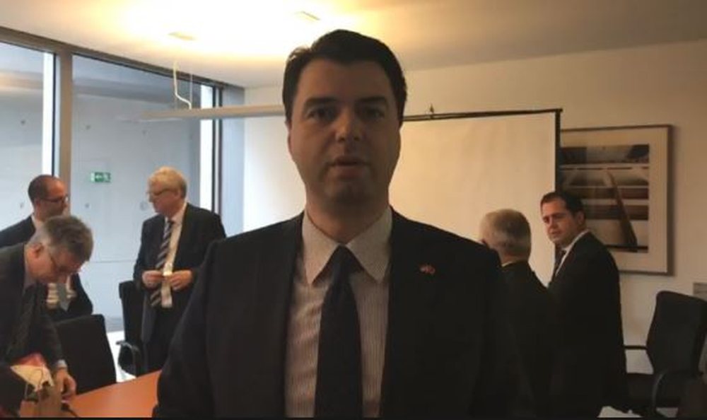 Kriza politike/ Basha k&euml;rkon zgjidhje si n&euml; Maqedoni: Mision
