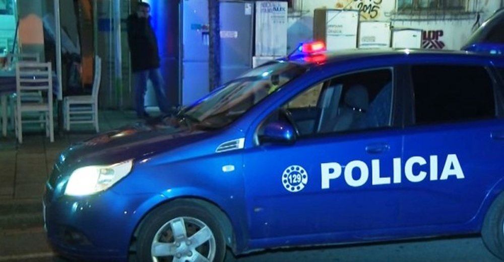 Aksident i r&euml;nd&euml; automobilistik, 2 t&euml; vdekur dhe 2 t&euml;