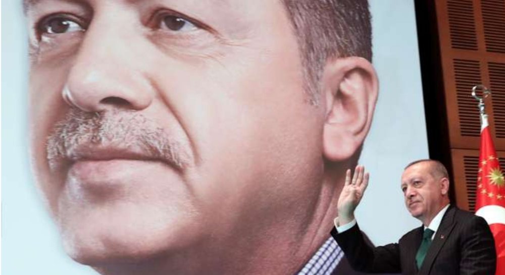 Kulisat e zgjedhjeve/ Si e anuloi Erdogan gar&euml;n p&euml;r Stambollin