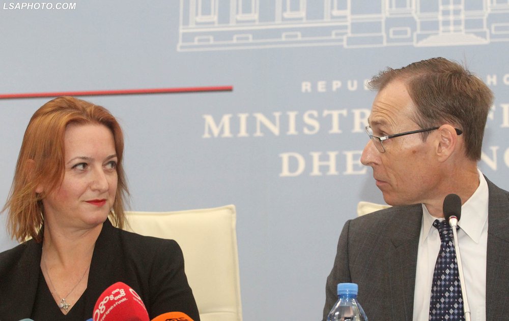 FMN ngre alarmin: Ndal zaptimit t&euml; tokave t&euml; bregdetit nga