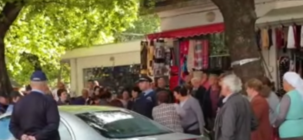 Shkod&euml;r/ Policia bashkiake largon me forc&euml; tregtar&euml;t