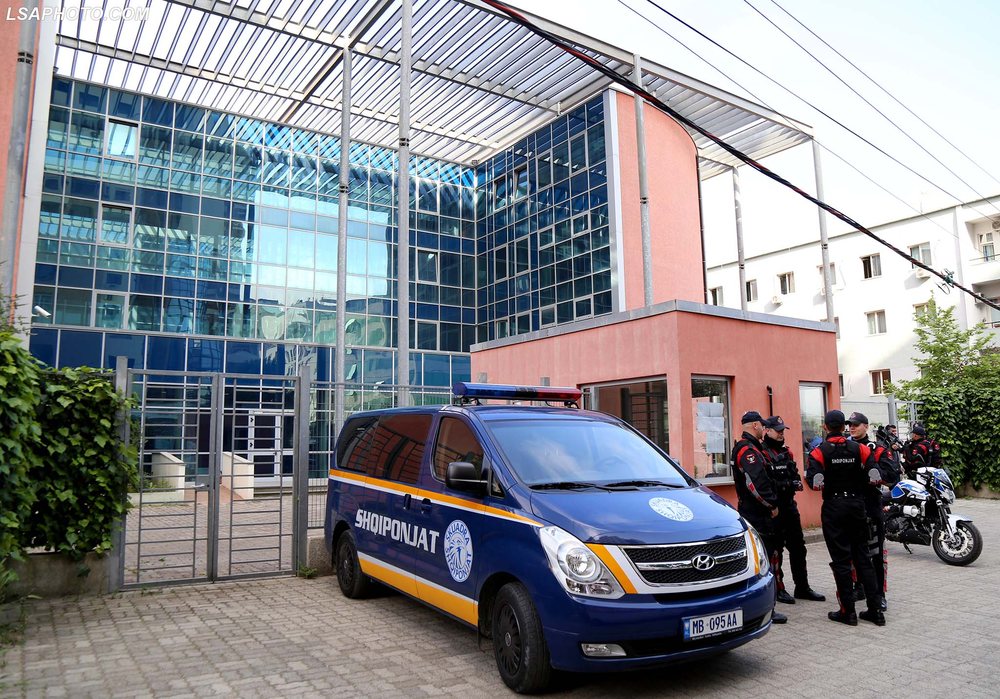 Vrasja e kush&euml;rinjve n&euml; La&ccedil;, autor&euml;t dalin para