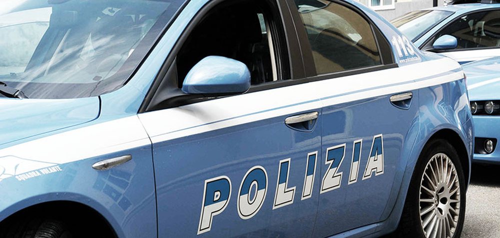 &nbsp;Itali/ Kapen me arm&euml; dhe l&euml;nd&euml; narkotike, n&euml; pranga 2