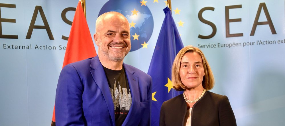Komenti/ A mund t&euml; t&euml;rhiqet Edi Rama n&euml; em&euml;r t&euml;