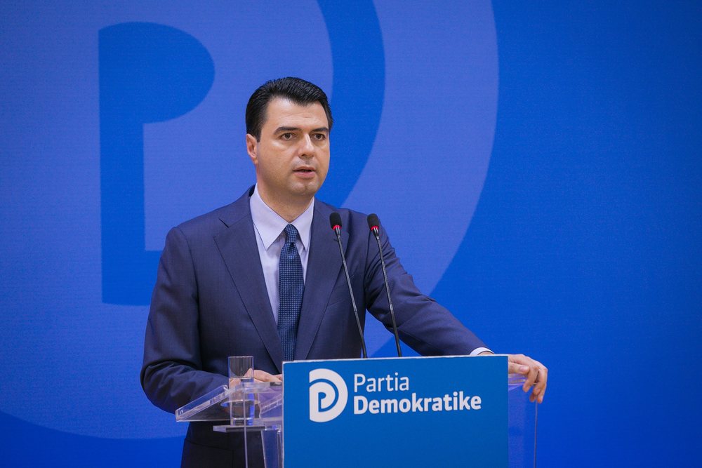 Zbulohet vendodhja e Bash&euml;s n&euml; protest&euml;n e sotme t&euml;