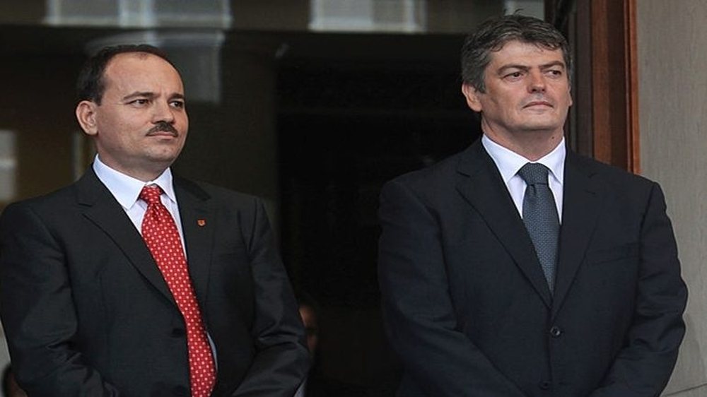 Skandali/ P&euml;rplasja banale e dy ish president&euml;ve, Topi - Nishani