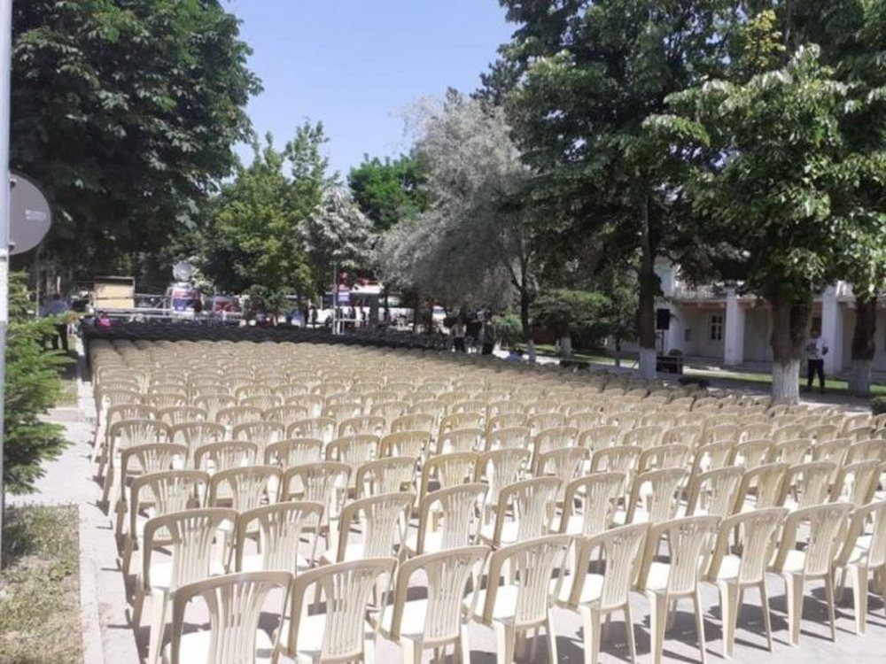 FOTO/ Zbulohet SMS-ja p&euml;r administrat&euml;n: Secili t&euml; sjell&euml; 4