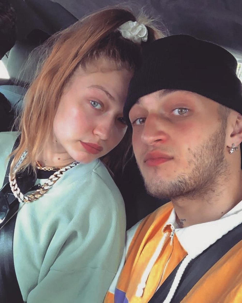 Gigi Hadid publikon foton pa makeup