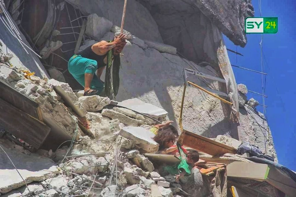 Fotoja q&euml; p&euml;rloti bot&euml;n, 5-vje&ccedil;arja shp&euml;ton