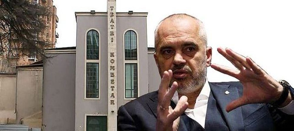Tre statuset e &ccedil;oroditura t&euml; Edi Ram&euml;s p&euml;r teatrin