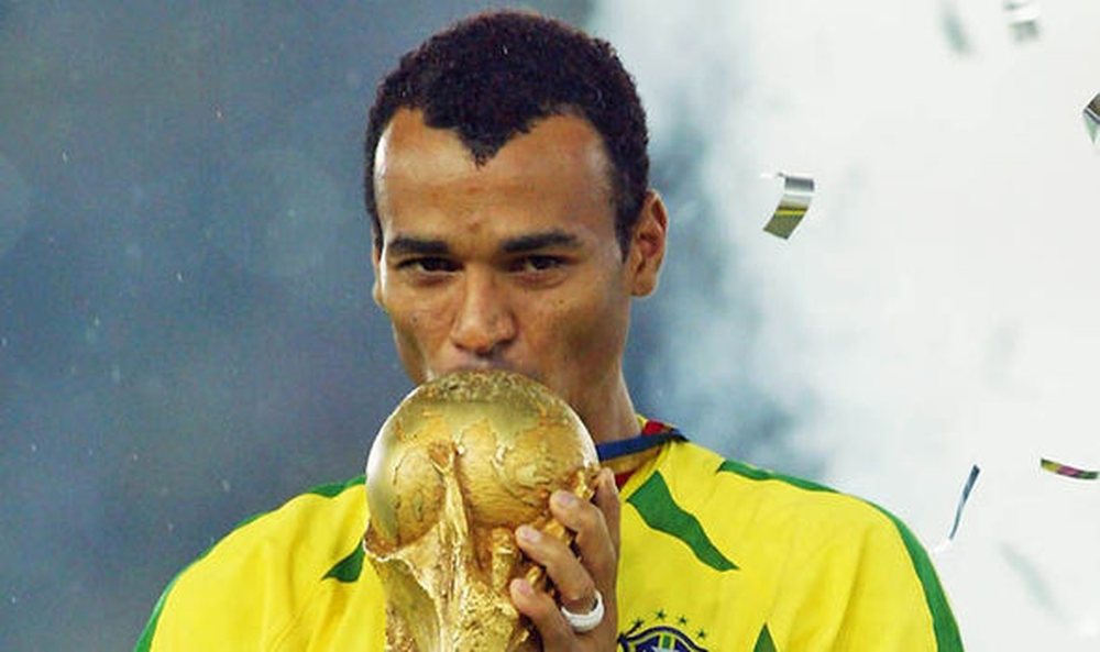 Cafu: &ldquo;Maldini &euml;sht&euml; Milani, duhet t&euml; punoj&euml;