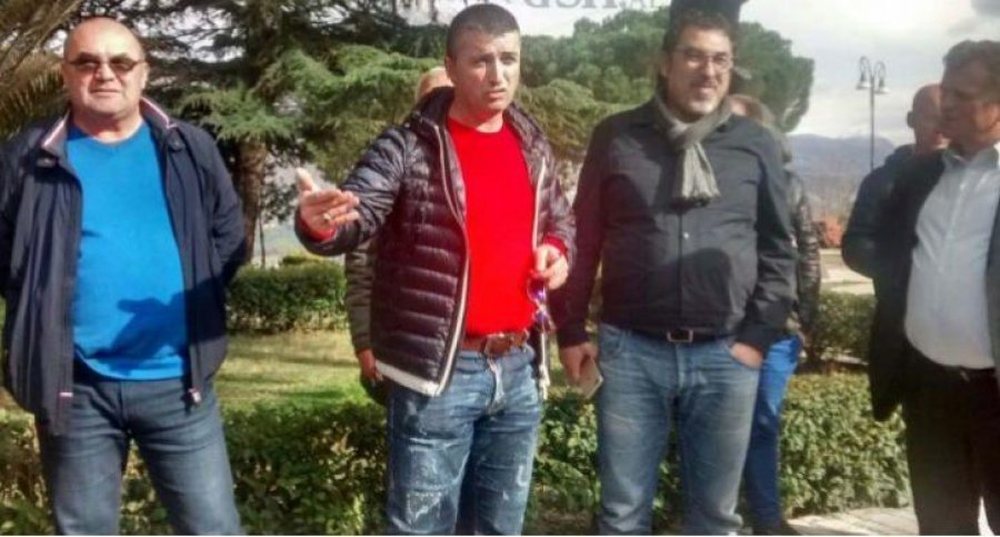 Zbulohet sherri mes ministrit Bledi &Ccedil;u&ccedil;i dhe T&euml;rmet