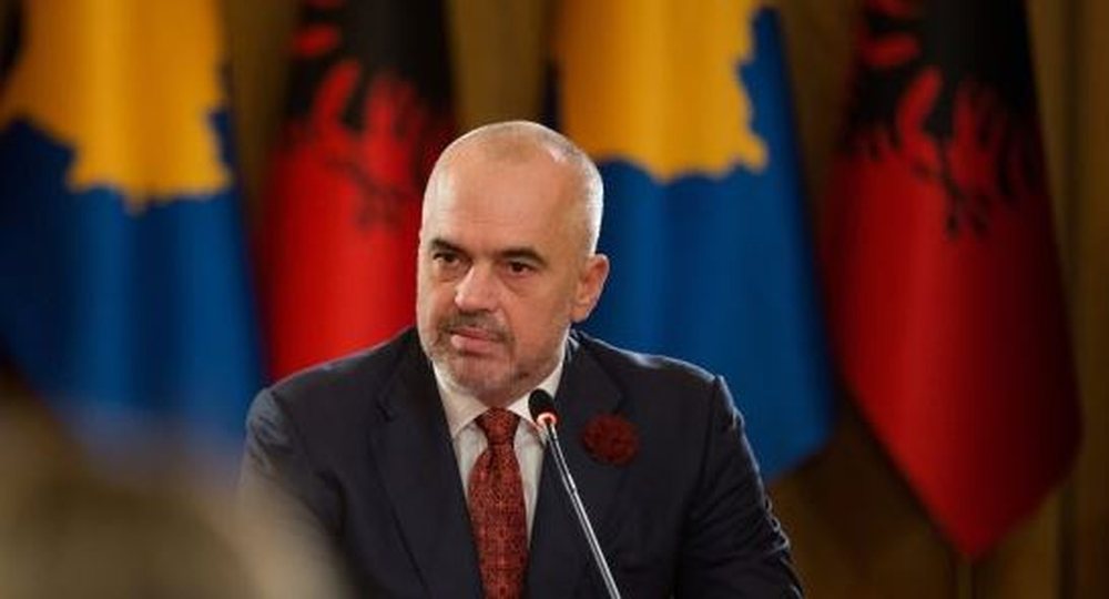 K&euml;rc&euml;nimi gjerman/ "Ndaloni deklaratat p&euml;r
