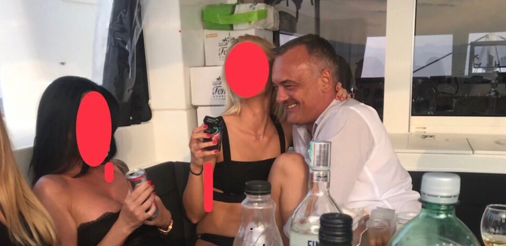 Videoregjistrimi/ Orgjia seksuale q&euml; solli humbjen e partis&euml; s&euml;