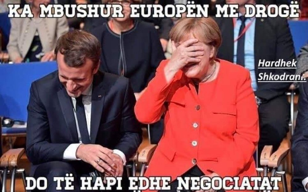 Foto pikante/ Tallje n&euml; internet p&euml;r d&euml;shtimin me negociatat
