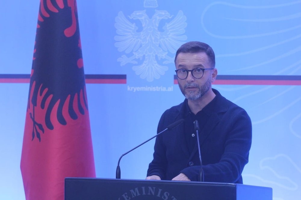 T&euml;rmeti/ Erion Bra&ccedil;e: N&euml; garazhet e Tiran&euml;s jan&euml;