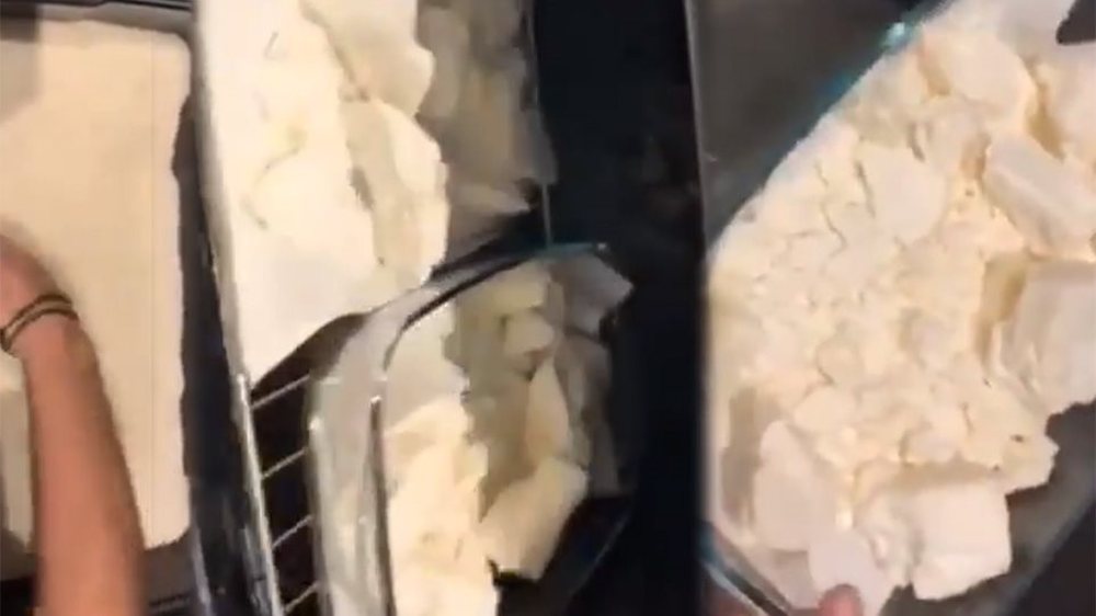 Pranga p&euml;r dy shqiptar&euml; n&euml; Athin&euml;, ministri nxjerr pamjet se