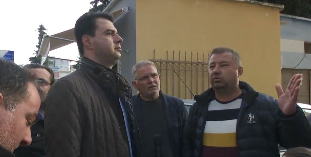 Basha n&euml; Kavaj&euml; pran&euml; banor&euml;ve: Mos hyni n&euml;