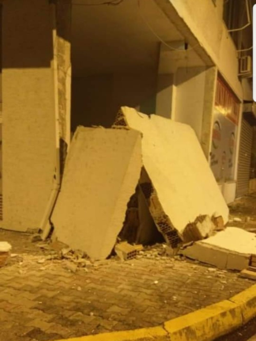 T&euml;rmeti/ Durr&euml;s pasoja t&euml; frikshme