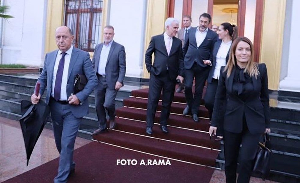 Blerina Gjylameti fotografohet n&euml; Kuvend pas tragjedis&euml; n&euml;