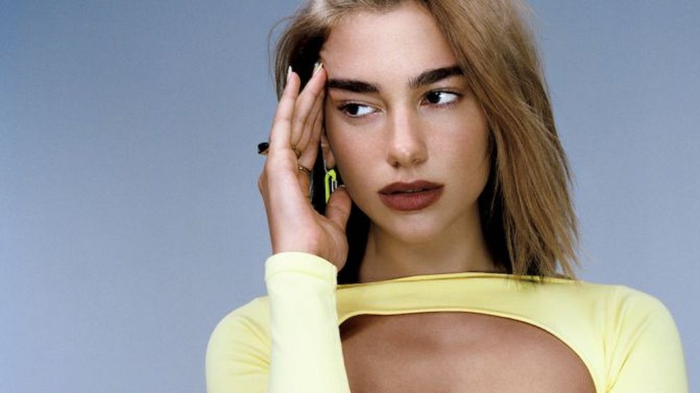 Dua Lipa publikon dat&euml;n e lan&ccedil;imit t&euml; albumit