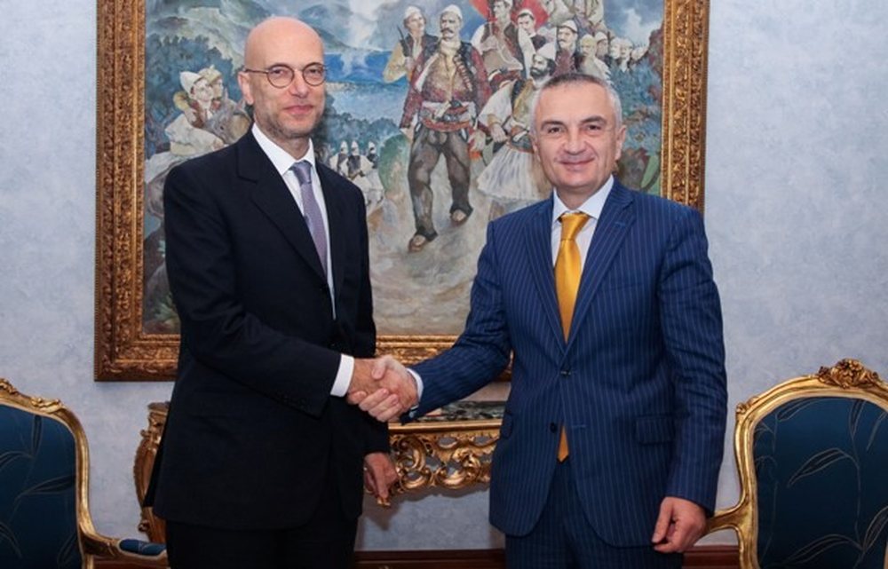 Zbulohen detaje/ Nga cila ambasad&euml; u k&euml;rc&euml;nua