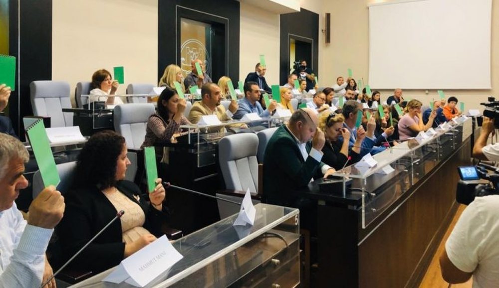 Bashkia Durr&euml;s miraton buxhetin, 793 milion&euml; lek&euml; shkojn&euml;