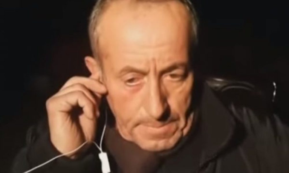 D&euml;shmia/ U sh&euml;rbeu kafe, por m&euml; pas nipi me 2 shok&euml; e