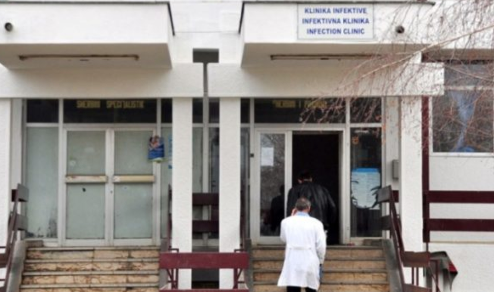 Nj&euml; rast i dyshuar me koronavirus n&euml; Kosov&euml;/ Brenda 2 or&euml;sh
