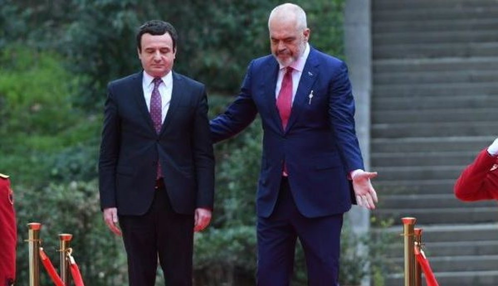 Fotot/ Pritja e ve&ccedil;ant&euml; e Ram&euml;s p&euml;r Albin Kurtin