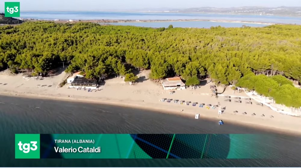 VIDEO/ RAI3: Si po i marrin narkotrafikant&euml;t tokat n&euml; bregdetin e