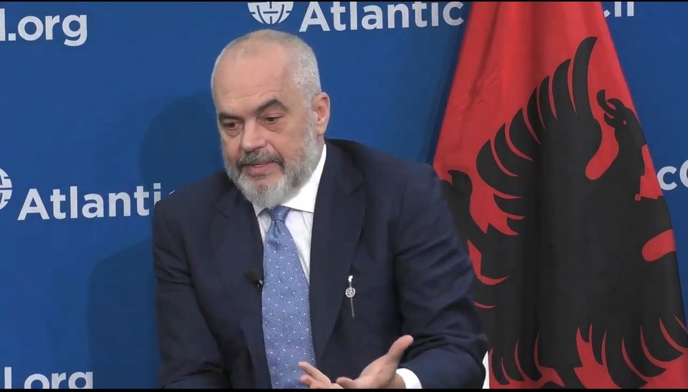 Pse tani OFL pas 6 vitesh n&euml; pushtet/ Gazetarja e VOA pyet Ram&euml;n