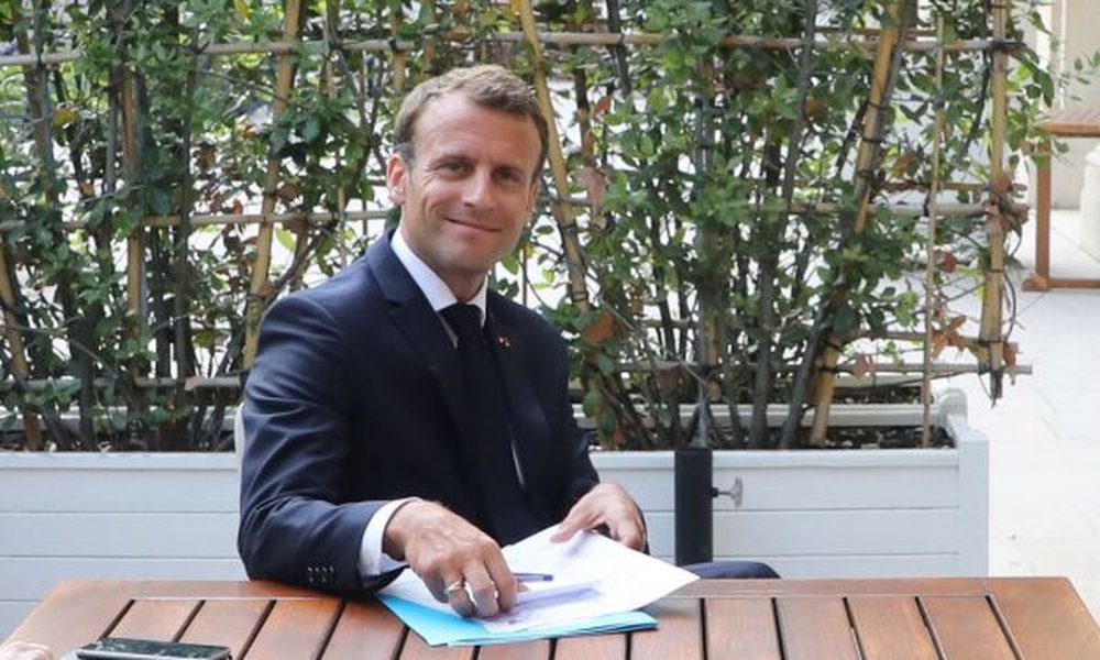 Macron let&euml;r Kurtit: Hiq taks&euml;n dhe bashk&euml; m&euml; Merkel do ju
