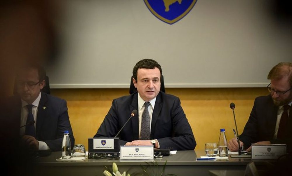 Rr&euml;zohet pas vet&euml;m 50 dit&euml;sh qeveria e Albin Kurtit
